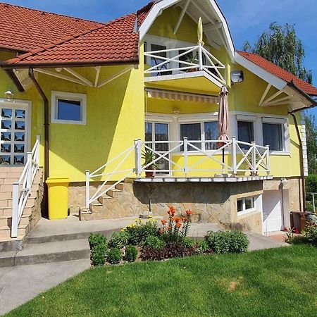 Apartment In Fonyod/Balaton 18580 エクステリア 写真