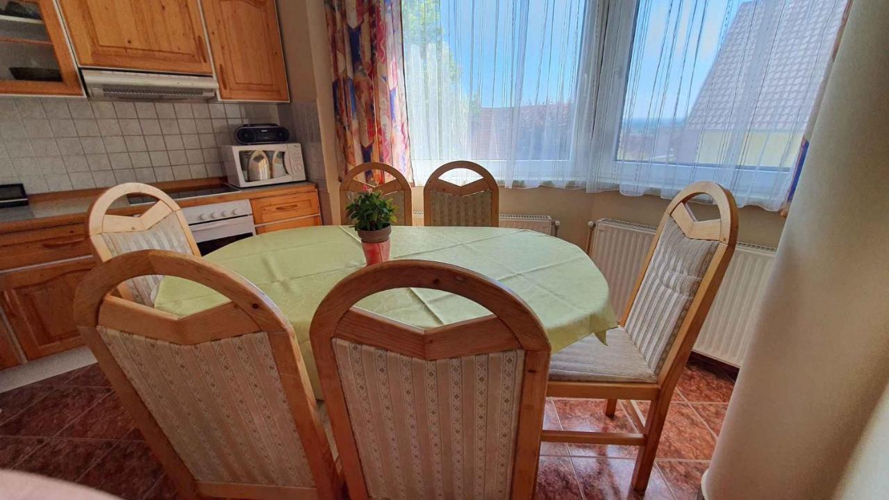 Apartment In Fonyod/Balaton 18580 エクステリア 写真