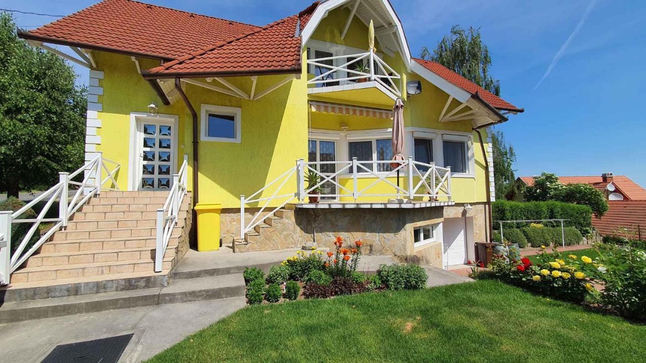 Apartment In Fonyod/Balaton 18580 エクステリア 写真