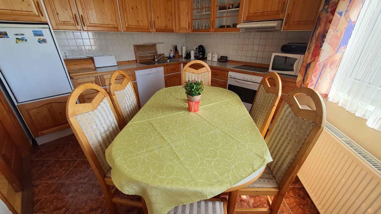 Apartment In Fonyod/Balaton 18580 エクステリア 写真